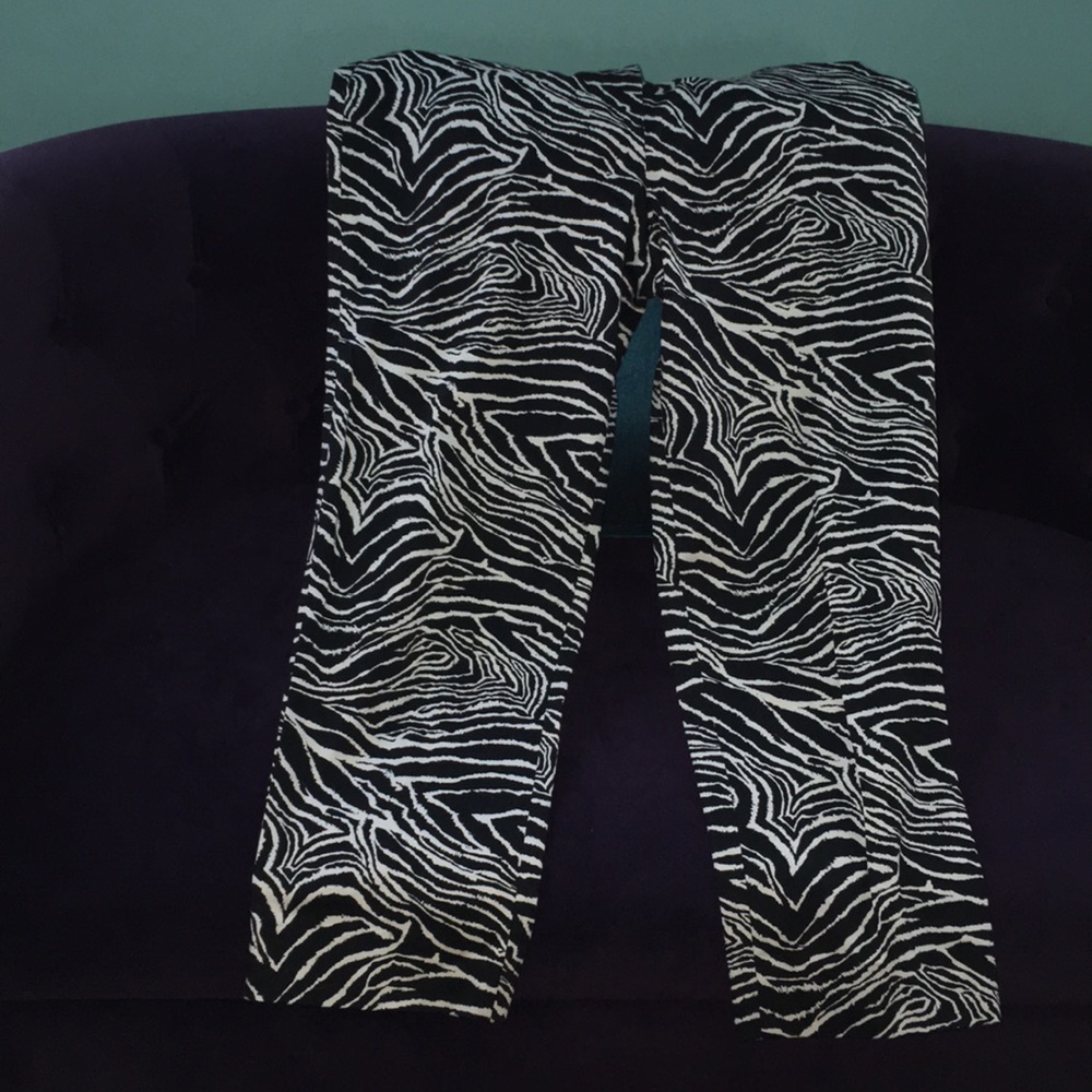FINAL PRICE JONES NEW YORK-CAPRI-SZ. 6-ZEBRA PRINT